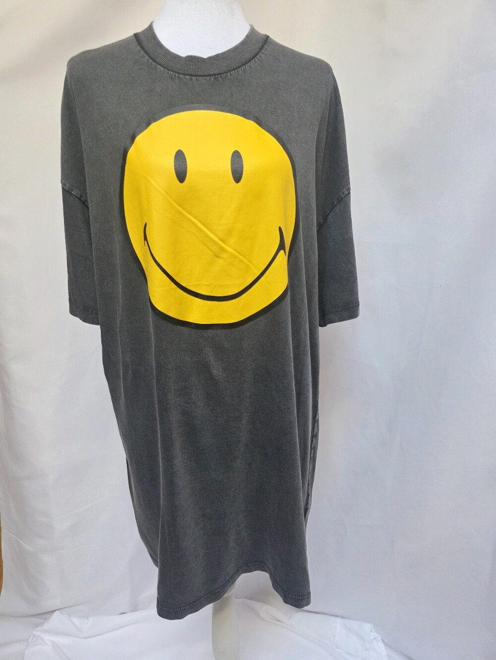 H&M Smiley Face Oversized Graphic T-Shirt Washed Black XS Unisex